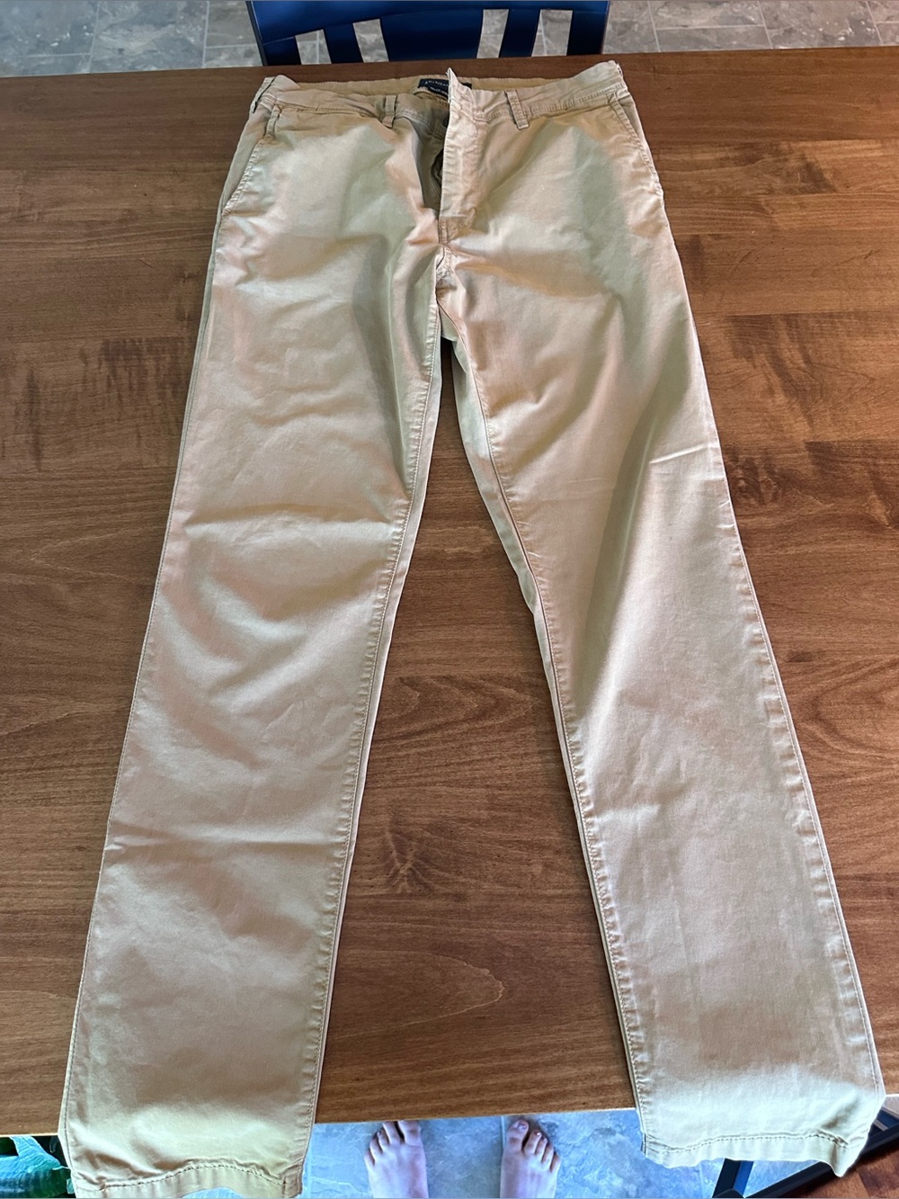 American Eagle Slim Fit Khaki Pants